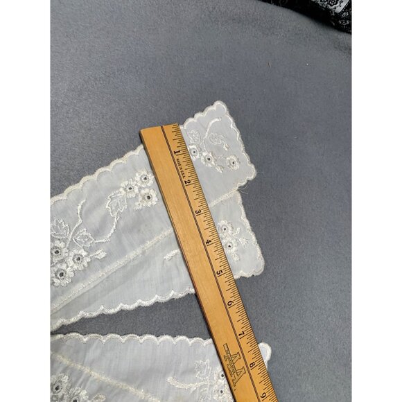 Vintage Embroidered Lace Collar with Floral Design - Picture 8 of 10